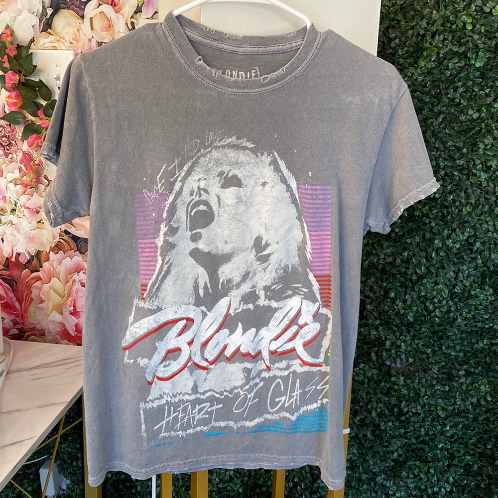Graphic tee